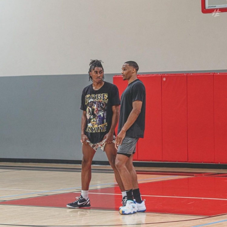 早日康复！西班牙人体育总监加拉加萨因急性心梗住院（西班牙人体育总监加拉加萨突发急性心肌梗死入院，祝早日康复）