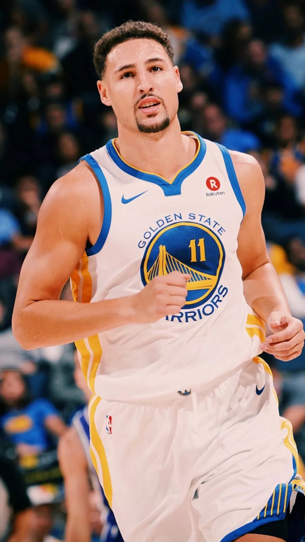 投票调查：大巴黎支持率66% 皇马不败受捧（投票显示：66%支持大巴黎，皇马不败更受看好）