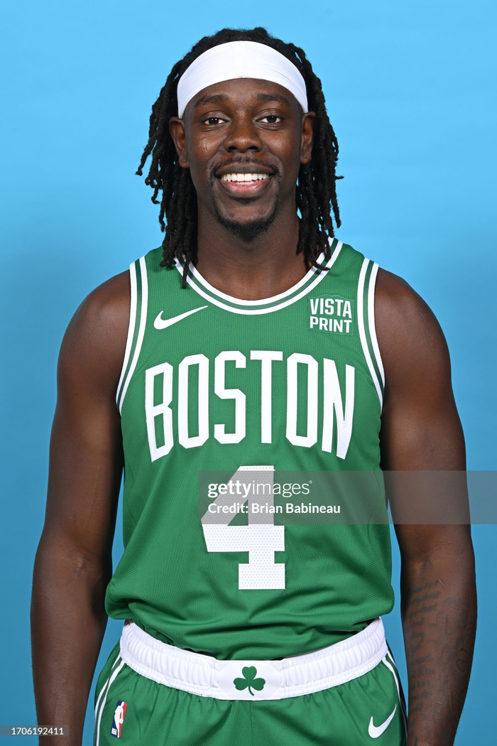 用冠军告别！雷速海报：布斯克茨&阿尔巴完成最后一舞，正式退役（以冠军谢幕！雷速海报：布斯克茨与阿尔巴上演最后一舞，正式挂靴）