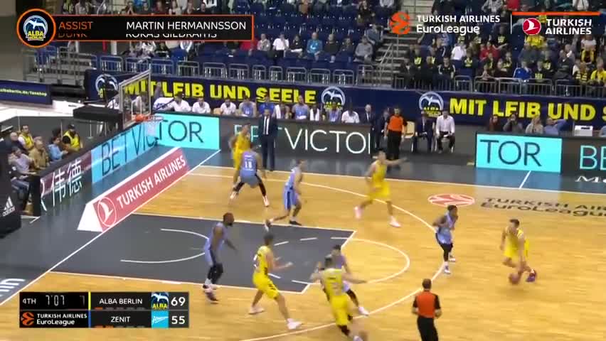 喀麦隆主帅布里斯：我非常欣赏德容，亚马尔的表现令人惊艳（喀麦隆主帅布里斯：很欣赏德容，亚马尔发挥惊艳）