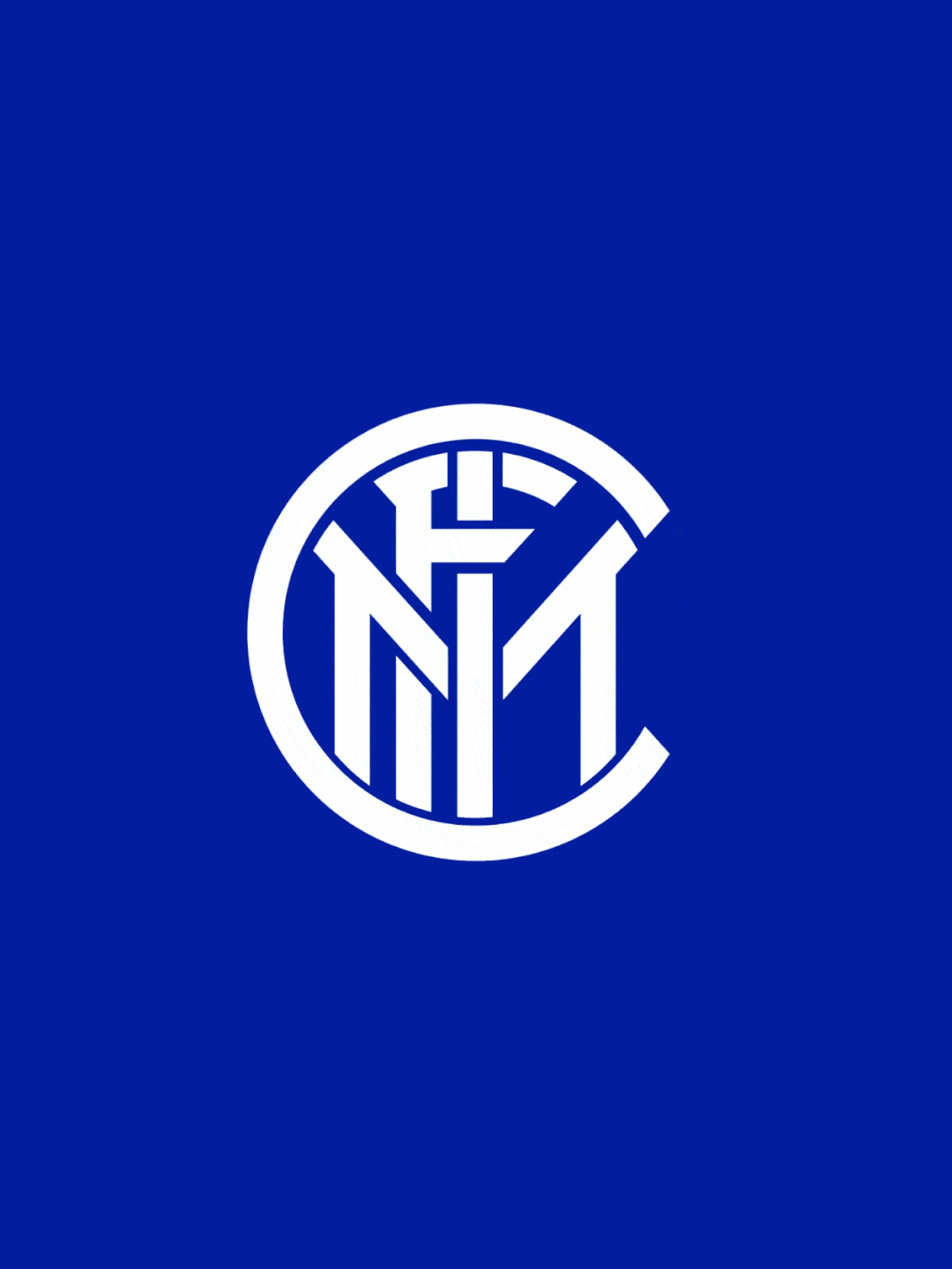 莱奥：我正在学习踢中锋，球队在场内场外都在帮助我（莱奥：正适应中锋角色，全队在场上场下给予支持）