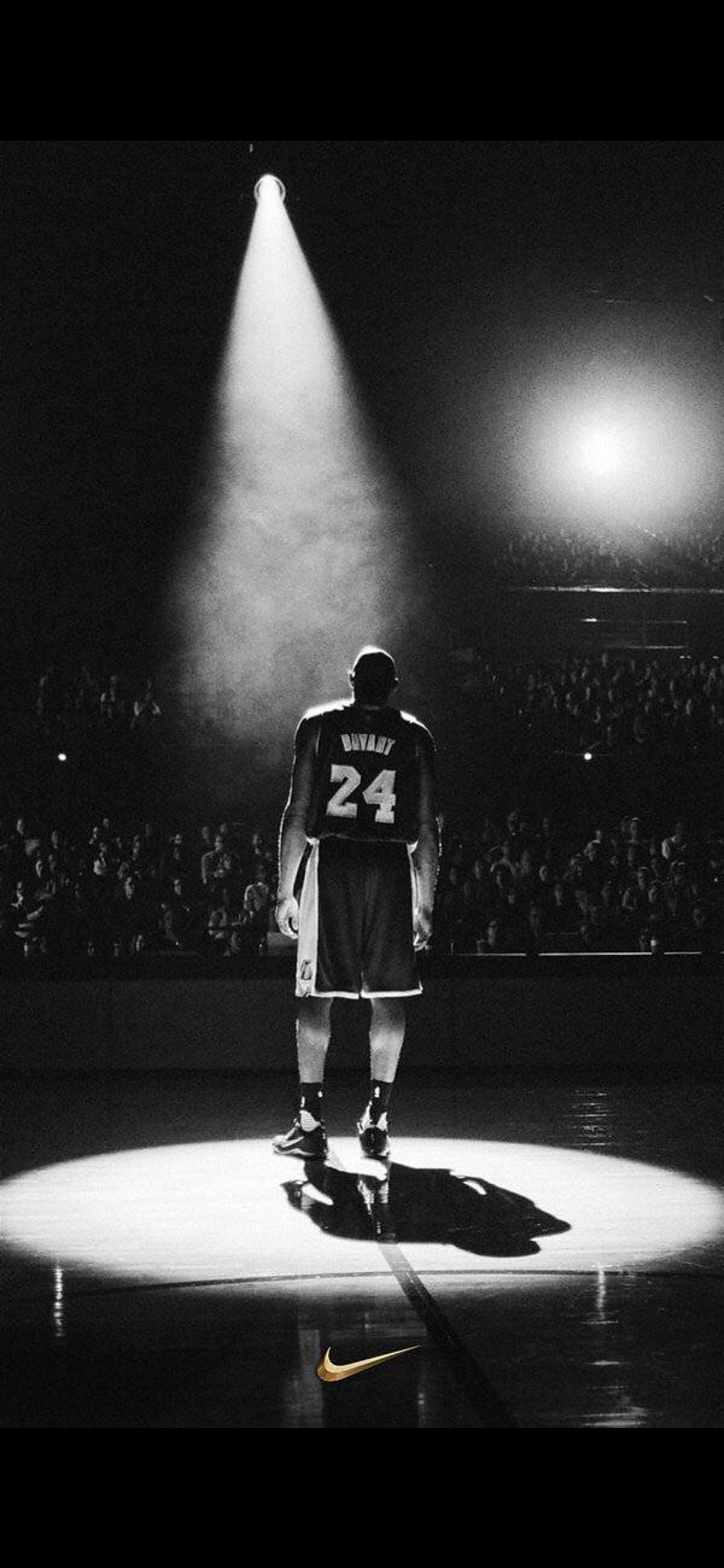 风中有朵雨做的云？曼城新赛季二客球衣曝光：灵感源自雨滴（曼城新赛季二客球衣亮相：从雨滴汲取灵感）