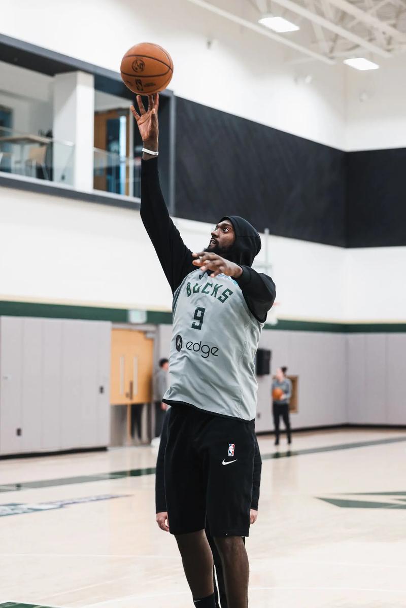 火箭多人缺阵仍创15胜6负佳绩，攻防效率均列联盟前四（伤兵满营仍高歌猛进：火箭15胜6负，攻防效率双双跻身联盟前四）