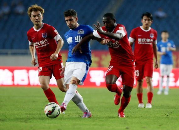 詹姆斯关键上篮助球队锁胜（詹姆斯关键上篮定胜局）