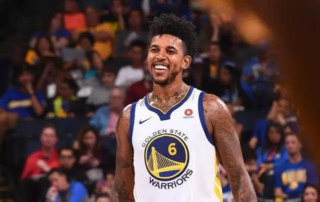 水晶宫2：1客胜富勒姆，沃顿助攻一脚出球惊艳（水晶宫客场2-1力克富勒姆，沃顿妙传惊艳全场）