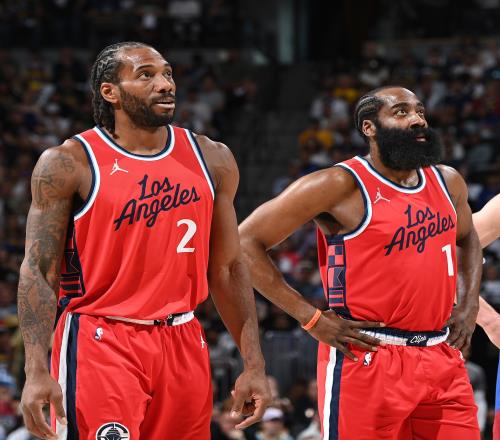 瓦伦西亚对阵塞维利亚：首发阵容与比赛前瞻（瓦伦西亚vs塞维利亚：首发名单与赛前解析）