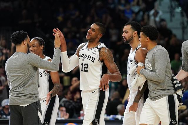 斯洛伐克主帅：意大利拿过六连胜却要去附加赛，这太荒谬了（斯洛伐克主帅：意大利豪取六连胜仍得打附加赛，太离谱了）