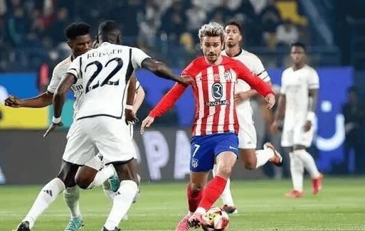 稳得可怕！胡金秋9中8高效拿下19分5板1帽 第三节10分（稳如磐石！胡金秋9投8中高效砍下19分5篮板1盖帽，第三节独得10分）